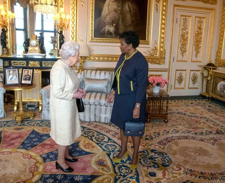 Elizabeth II ne gouvernera plus la Barbade Sandra Mason première Présidente de la nouvelle république