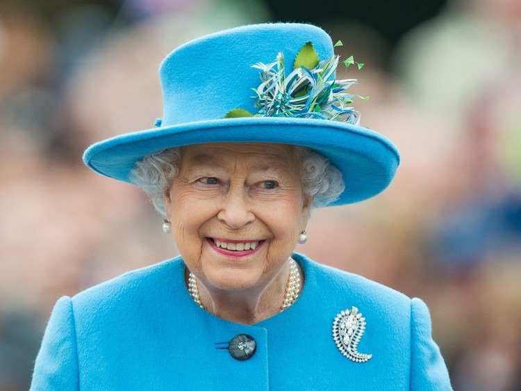 Elizabeth II reine du Royaume-Uni détrônée ce 30 novembre Barbade future république va se détacher de la Couronne britannique