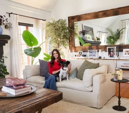Nina Dobrev actrice bulgaro-canadienne maison West Hollywood style espagnol salon cosy plantes vertes