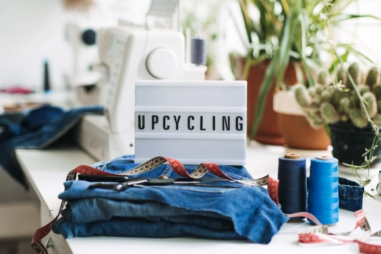 Upcycling réutilisation des vieux vêtements