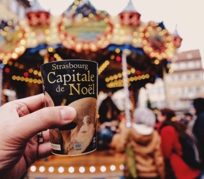 Vin chaud et carrousel Marche de Noel