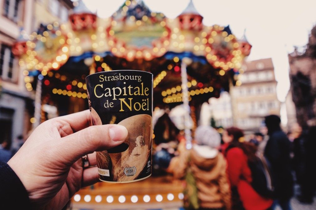 Vin chaud et carrousel Marche de Noel