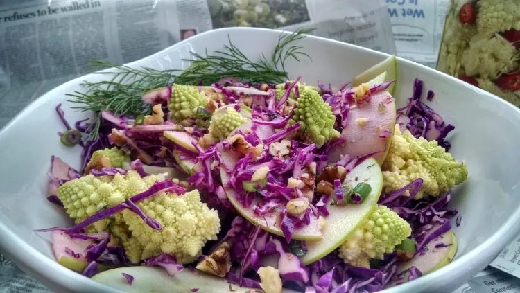 chou romanesco recette salade servir choix morceaux laitue échalotes