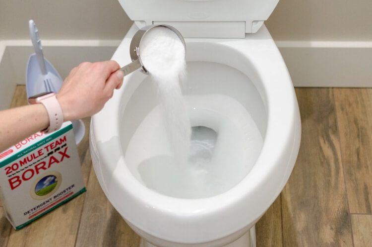 comment blanchir le fond des toilettes appliquer vinaigre blanc borax