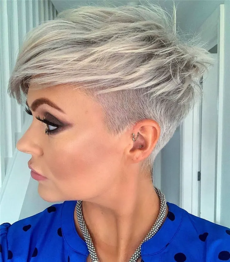 Short haircut blonde woman 40 years and 50 years Choose a long pixie cut