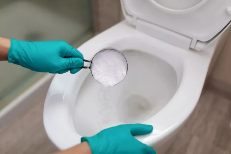détartrer les WC combiner bicarbonate soude vinaigre blanc