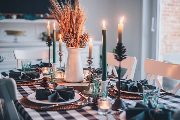 décoration de table automne facile et élégante épis de blé et pommes de pin