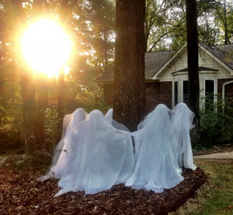 fantomes cercle décoration halloween 2021 extérieur qui fait peur à fabriquer