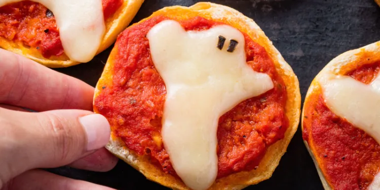idées originales recette salée pour halloween mini pizza fantomes sympas