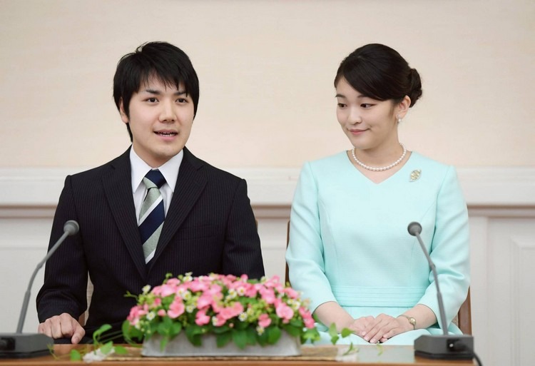 princesse Mako du Japon mariage avec Kei Komuro renonce au titre royal et au soutient financier