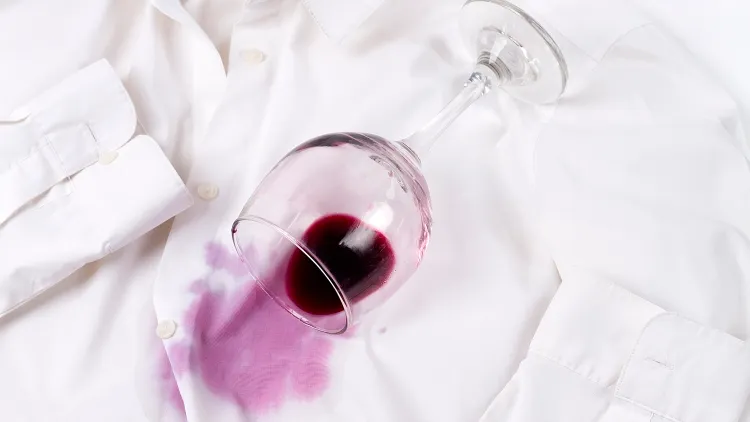 tache de vin chemise robe nappe tapis éliminer salissures