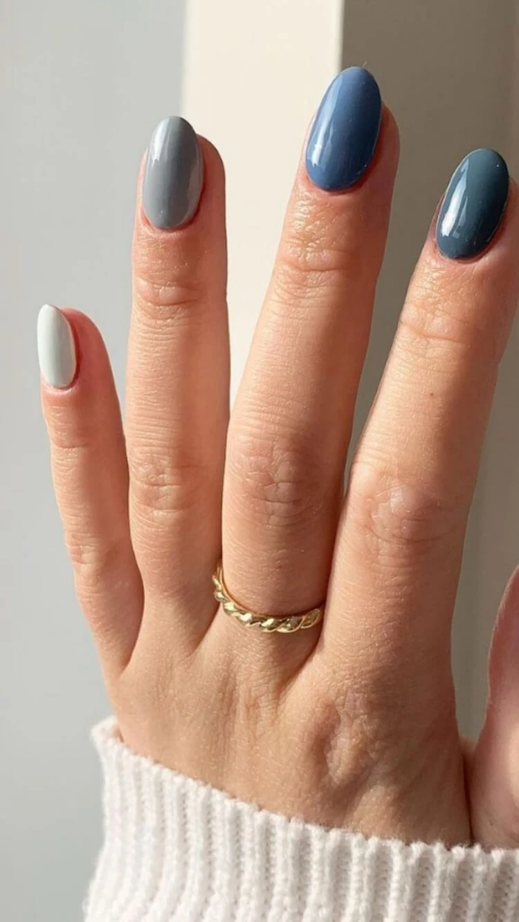 tendance manucure ongles dégradés nuances de bleu