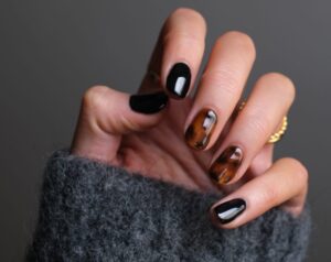 tendances manucure automne 2021 couleurs de vernis et nail art