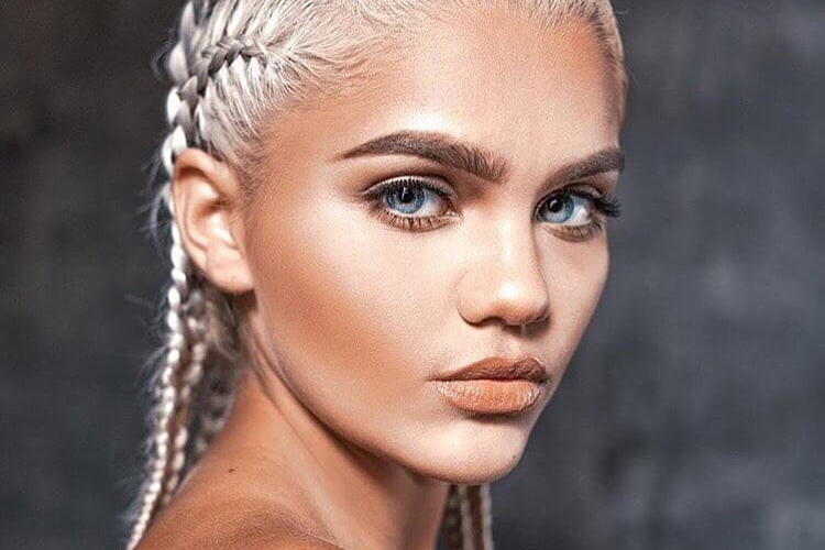 tresses collées cheveux blonds tendance automne hiver 2021