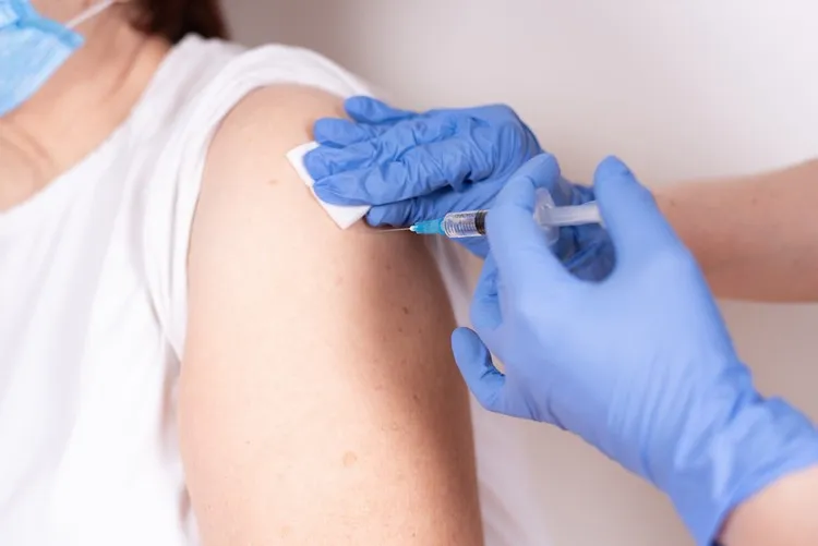 5 vague Covid France pandémie de coronavirus augmentation du nombre d'infections malgré la vaccination variant Delta