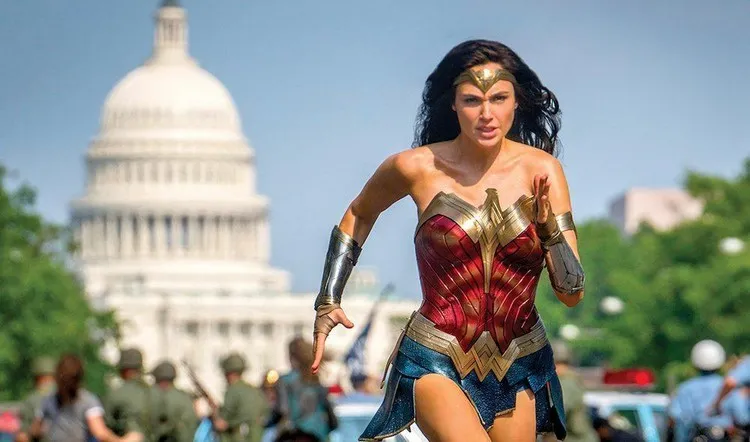 Gal Gadot Wonder Woman va jouer la méchante Reine Blanche-Neige et les sept nains nouvelle adaptation remake 2022