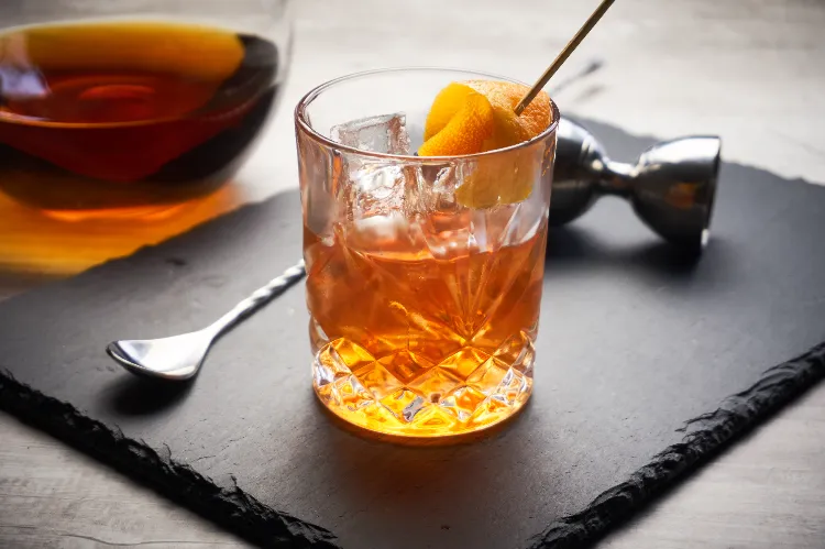Old fashioned classique recette cocktail facile automne avec whiskey bourbon