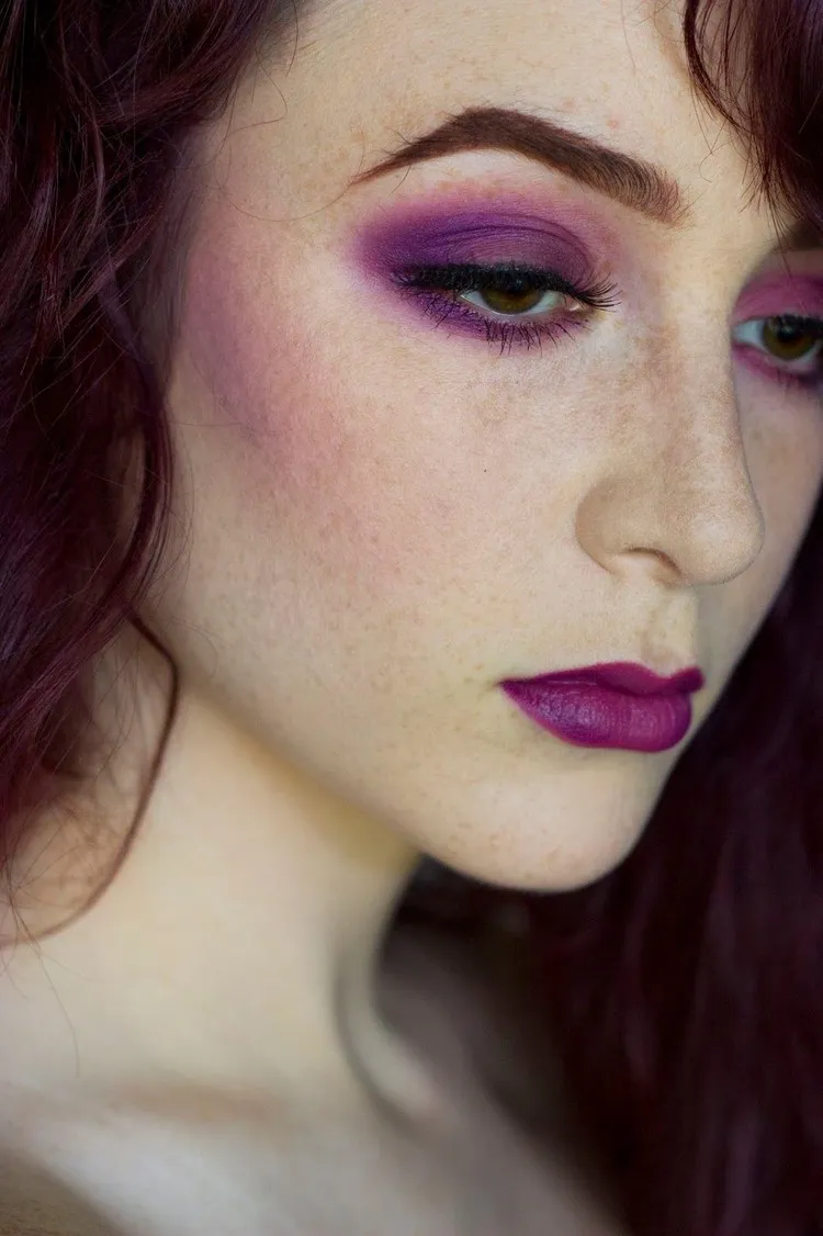 blushs violets tendance actuelle maquillage 2021 2022 maquillage à la mode