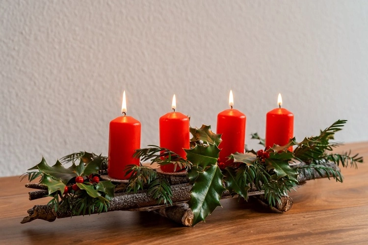 Bougies sur un bois coupe à table festivites décorations