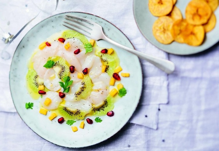 carpaccio noix de St Jacques aux agrumes façon ceviche amérique de sud