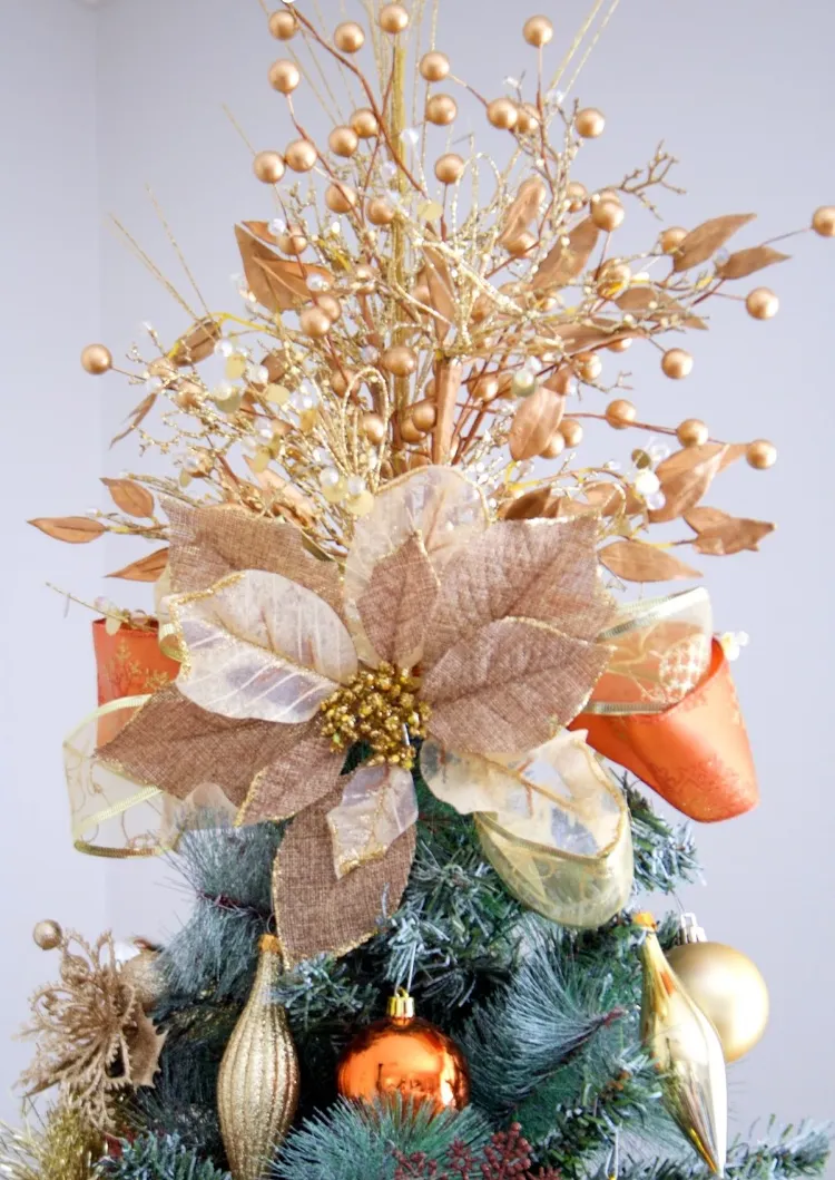 cimier de sapin original fleurs perles feuilles beige nacré décoration de noel glam
