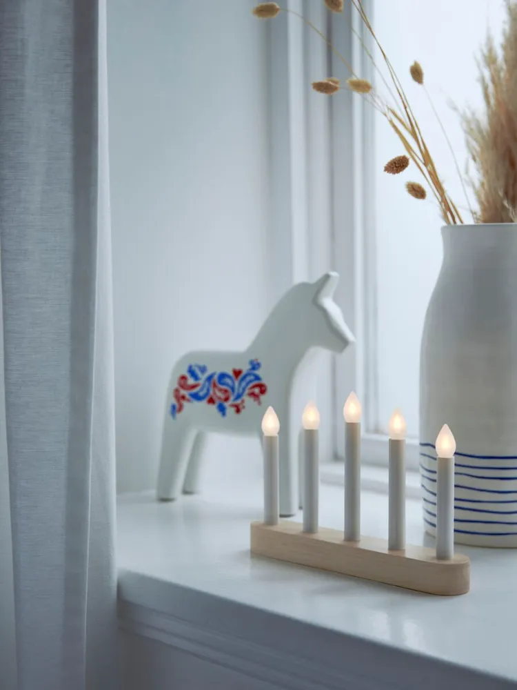 comment décorer rebord de fenetre pour Noel bougeoir à LED IKEA 5 ampoules