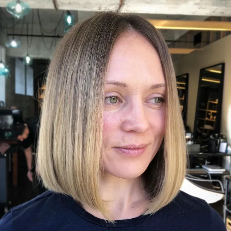coupe femme 50 ans cheveux colorés italian bob carré italien coiffure tendance autone hiver 2021