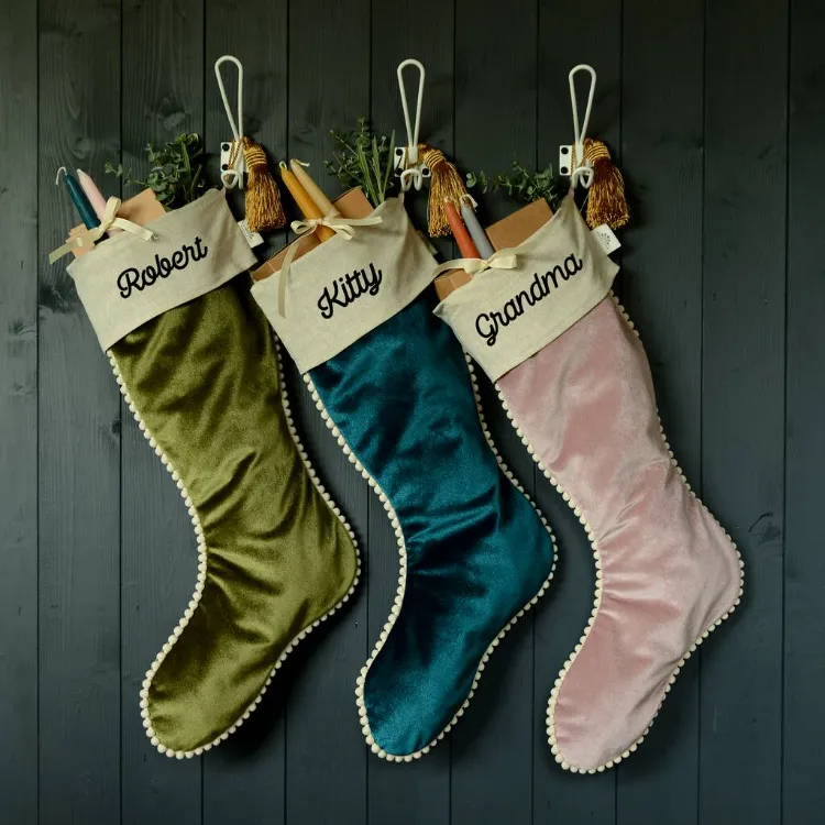 décoration de Noel haut de gamme chaussettes personnalisables velours pompons