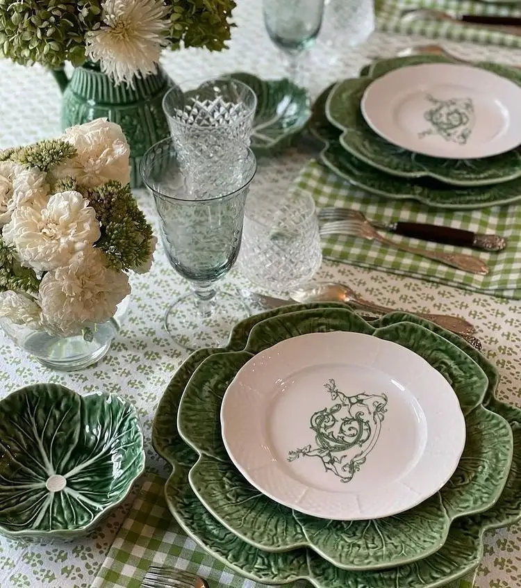 décoration de table en novembre en couleur verte