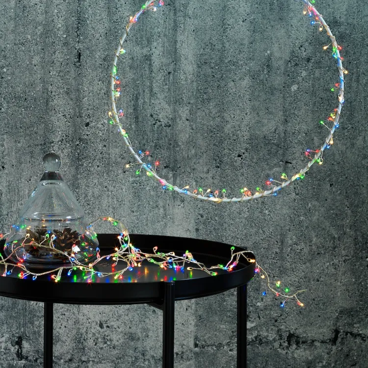 décorer avec luminaires de Noel IKEA 2021 strala suspension LED cercles clignotant