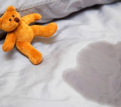 draps-mouillés-enfant-qui-fait-pipi-au-lit-quelles-astuces-pour-résoudre-le-problème