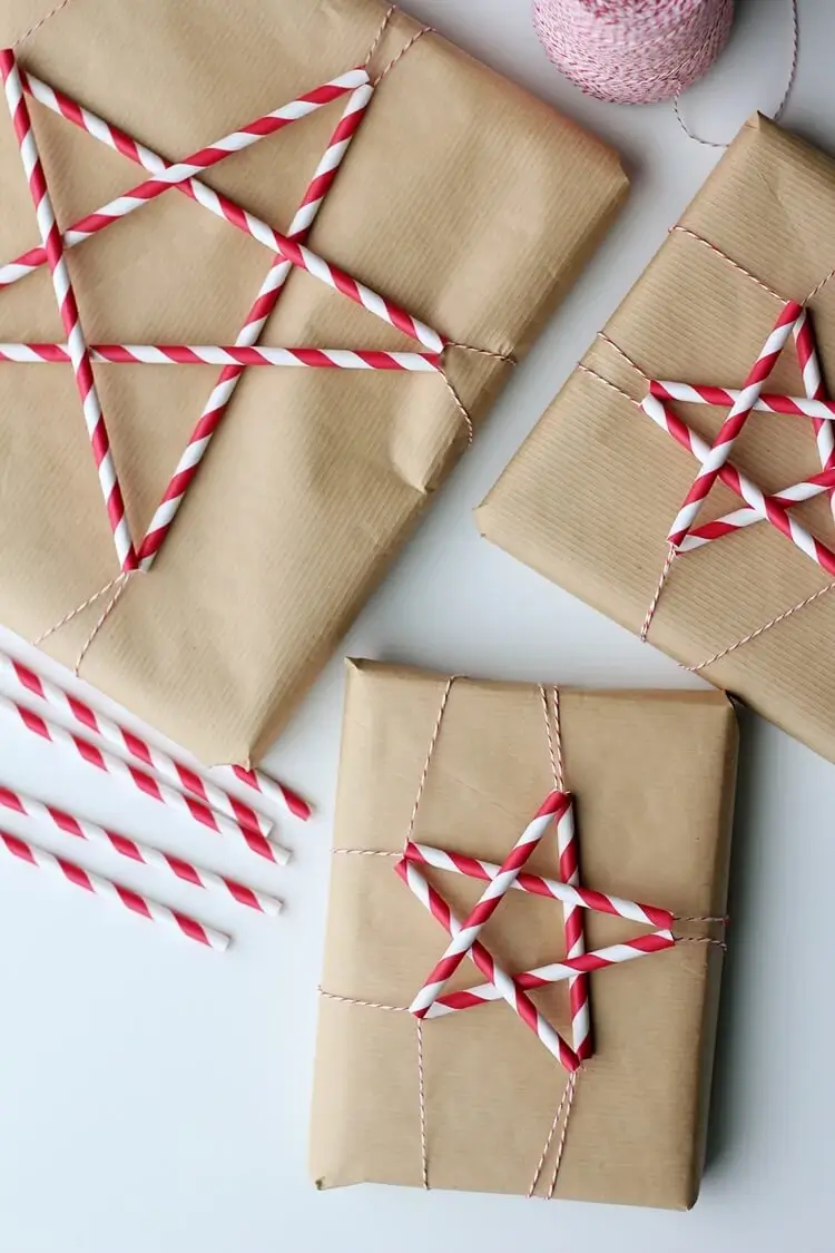 étoiles DIY en pailles en papier rouge et blanc déco cadeaux