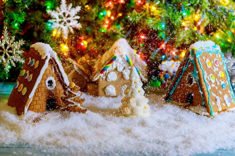 Gingembre petite maison de Noël décorations glaçage royal recette