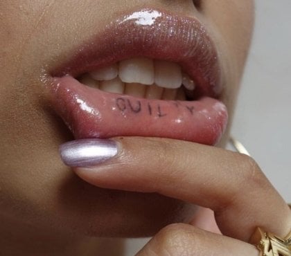 tatouage lèvre intérieur