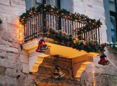 les meilleures idées de décoration de Noel pour balcon à réaliser cet hiver 2021