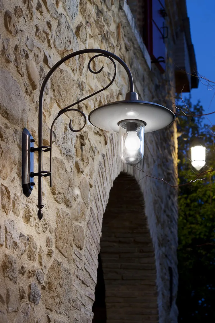 Pourquoi Installer Un clairage Ext rieur L Image D Une Lanterne