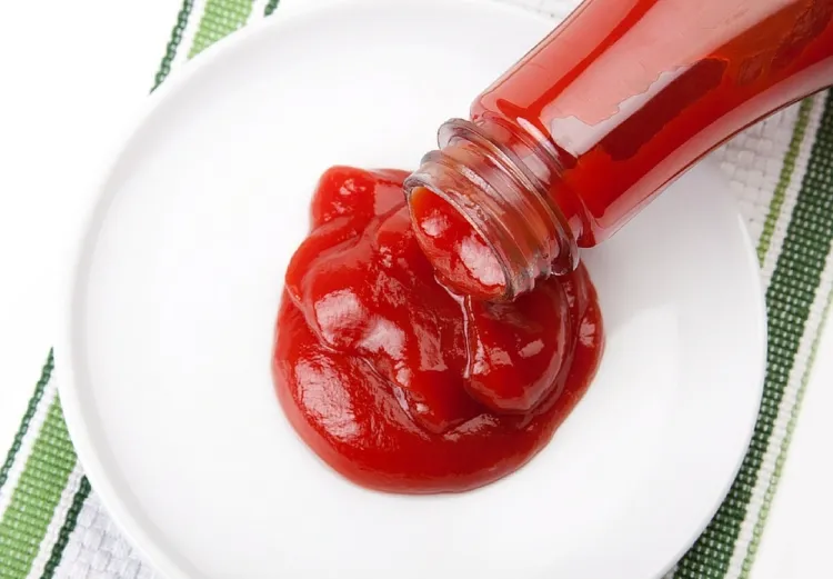 nettoyer casserole brûlée ketchup