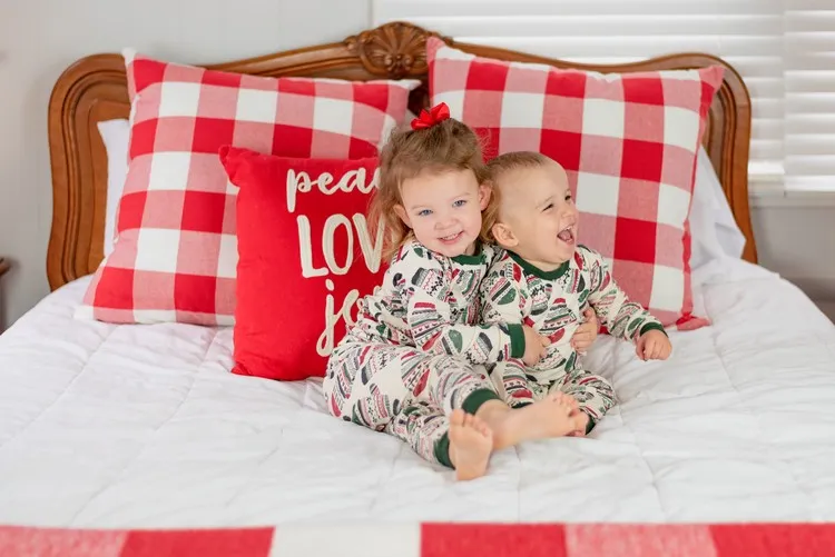 pyjamas famille noel comment réussir une séance photo noel à domicile top conseils trucs et astuces de pro