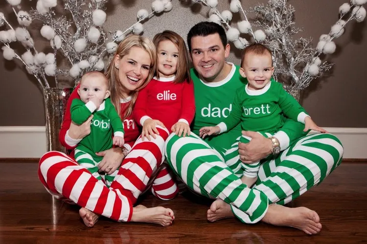quel pyjama de noel pour toute la famille choisir tenues identiques ou presque conseils et astuces