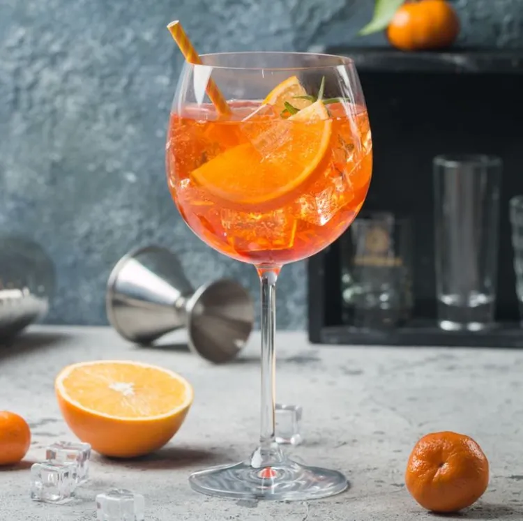 recette Cocktail Aperol Spritz avec Prosecco liqueur orange italien