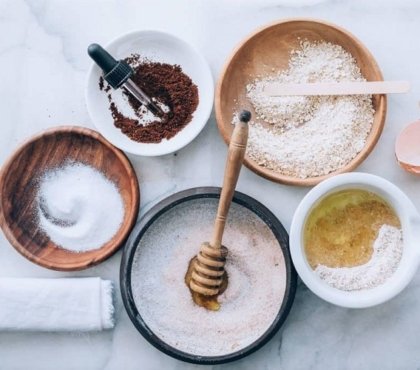 recette gommage visage fait maison acne point noit peau grasse miel café sucre soin hiver 2021