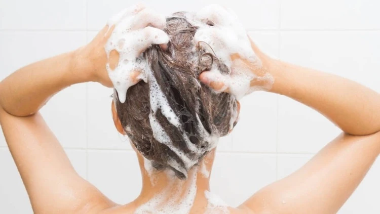 technique co washing application shampoing après produit revitalisant