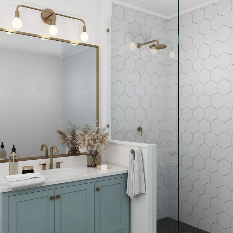 tendance éclairage salle de bain 2022 applique murale laiton vintage moderne