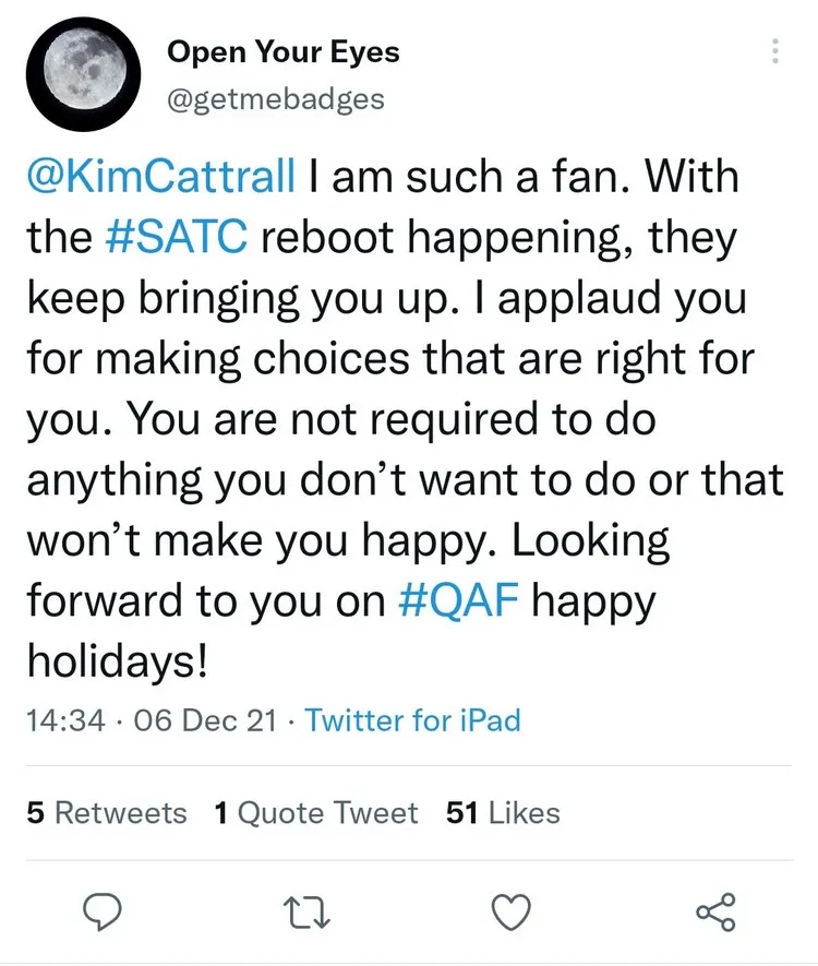 Kim Cattrall absente reboot Sex and the City And just like that l'actrice réagit à une publication de fan sur Twitter