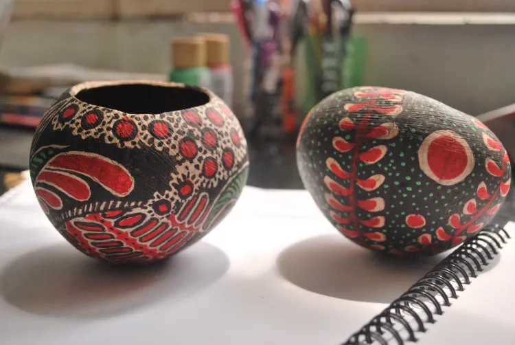 bols à bijoux peints motifs exotiques idée bricolage noix de coco