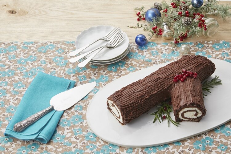 Bûche de Noël facile et légère pour couronner la table festive et