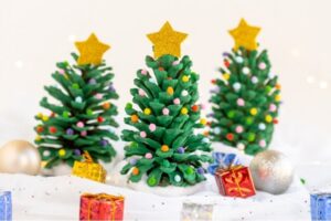 comment décorer des pommes de pin pour noel