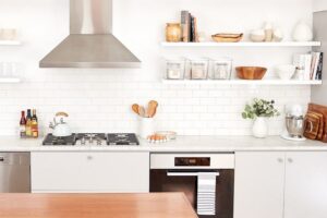 comment decorer une etagere murale de cuisine conseils et astuces tendance open space 2022