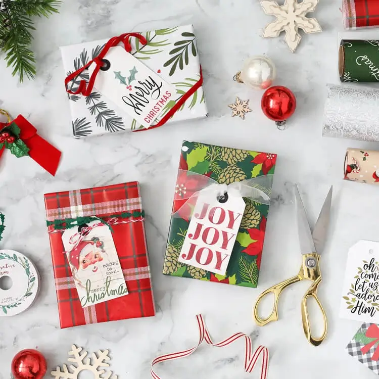 emballages cadeaux originaux et étiquettes décoratives pour les fetes de Noel