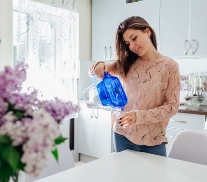 faire de l’eau distillée soi-même éliminer polluants chimiques bactéries champignons algues